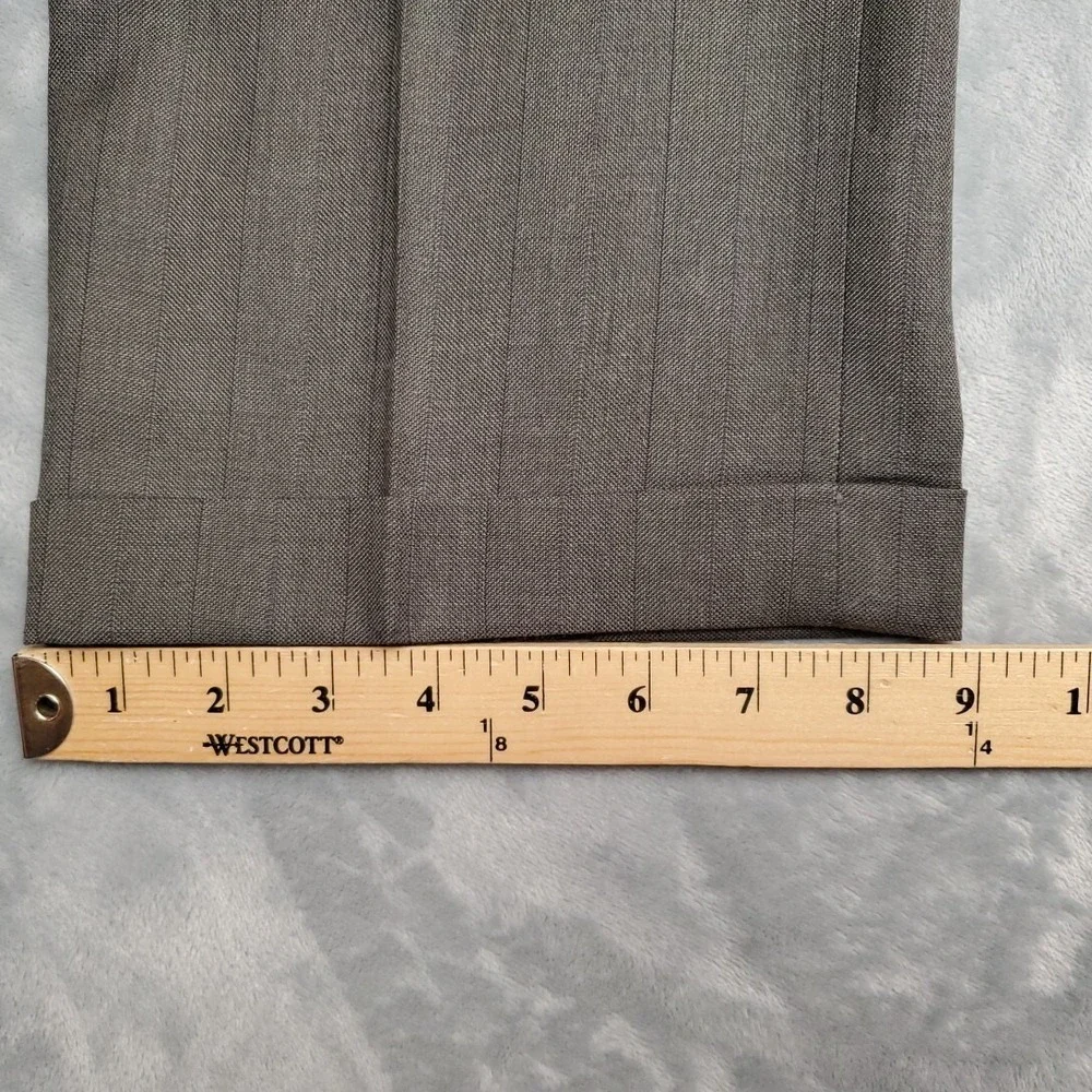 VTG Haggar Pants Mens 34x30 Gray Gentleman Fit Pleated Dress Retro Made In USA